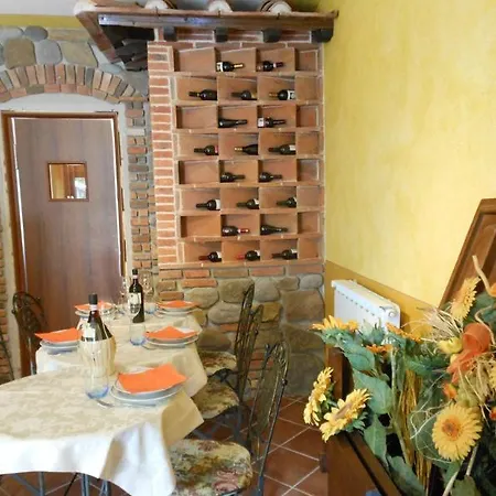 La Corte Nocleg ze śniadaniem 3*